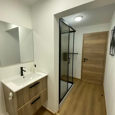 D-011 Bel Calme Climatise Parking Prive Gratuit Sur Demande Apartament Charleroi